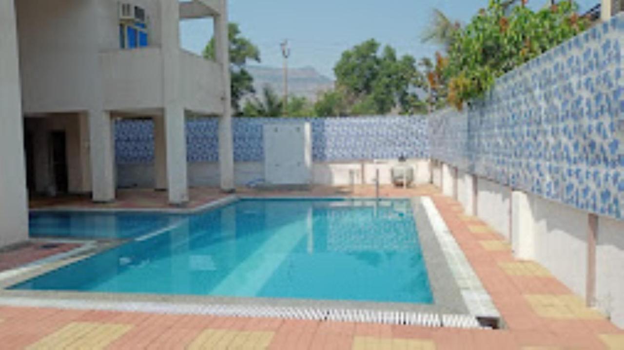 Janavi Resort เนราล ภายนอก รูปภาพ